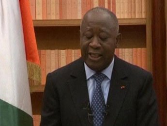 Côte d’Ivoire: Gbagbo ne cède pas à l’ultimatum de Ouattara 
