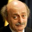 Al Akhbar: Joumblatt décide de rompre complètement sa relation avec les Américains  
 