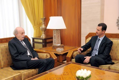 Al Assad et Joumblatt ont discuté de l’importance de la conscience envers les dangers de l’ingérence extérieure