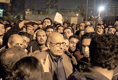 Egypte: El Baradeï promet aux manifestants une nouvelle ère