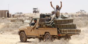 Libye: la France a parachuté des armes aux rebelles (presse)