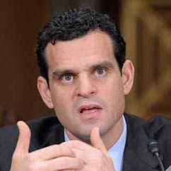 David Cohen visite le Liban pour menacer le secteur financier