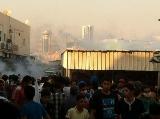 Bahreïn: bombes assourdissantes et à la chevrotine contre des manifestants tentant de marcher sur la place de la Perle