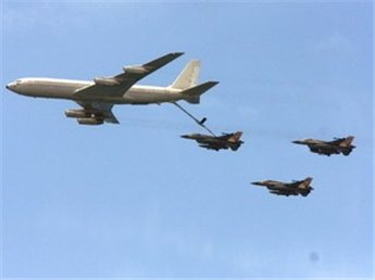 Cent pays participent à des manoeuvres aériennes simulant une attaque contre la Syrie
