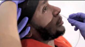 Un rappeur alimenté de force en soutien aux prisonniers de Guantanamo
