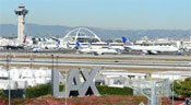 Un mort dans une fusillade à l’aéroport de Los Angeles, l’assaillant identifié 
