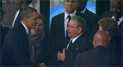 Poignée de mains historique entre Barack Obama et Raul Castro