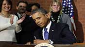 Obama promulgue le budget 2014 et met fin à la menace d’une paralysie
