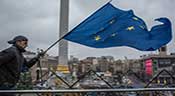L’Ukraine signe l’accord d’association avec l’UE, la Crimée devient russe

