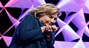 USA: une chaussure lancée sur Hillary Clinton durant une conférence
