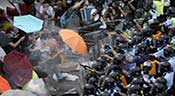 Hong Kong: des dizaines de milliers de manifestants pro-démocratie dans la rue
