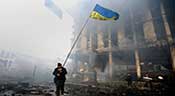 L’Ukraine s’enfonce dans la violence, le processus de paix toujours en suspens
