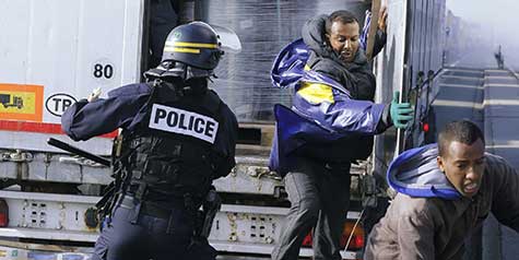 Cazeneuve aveugle aux plaintes des migrants
