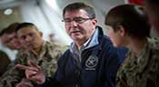 Le nouveau secrétaire américain à la Défense Ashton Carter à Kaboul
