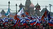 Moscou: des dizaines de milliers de personnes rendent hommage à Boris Nemtsov
