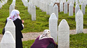 Serbie: arrestation de sept ex-policiers impliqués dans le massacre de Srebrenica
