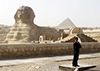 Egypte: deux policiers tués par balle près des pyramides