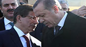 Turquie: le gouvernement Davutoglu démissionne, discussions sur une coalition
