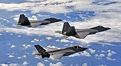 Les USA déploient des chasseurs ultra-modernes F-22 en Europe
