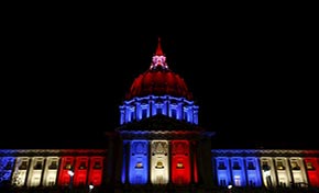 Bleu-blanc-rouge: les capitales du monde solidaires avec Paris (photos)