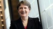 Succession de Ban Ki-moon: la Néo-Zélandaise Helen Clark annonce sa candidature
