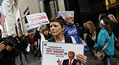 Face aux manifestants, Trump «se sent comme un réfugié qui traverse une frontière»

