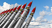 Armes nucléaires: USA et Russie réduisent mais modernisent leurs arsenaux

