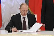 Russie: Poutine promulgue une série de lois antiterroristes 