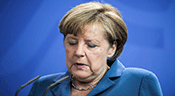 Réfugiés: Merkel sous pression après les attentats

