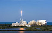 Floride: une fusée Space X explose sur sa rampe de lancement