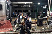 Etats-Unis: un train défonce une gare, un mort et plus de 100 blessés
