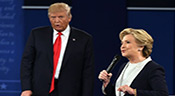 Clinton en tête des sondages, Trump lâché par une partie des républicains
