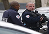 #France: des #policiers attaqués par une trentaine de #jeunes près de #Lyon
