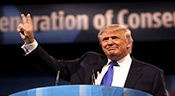Présidentielle US: Trump promet une victoire malgré l’avance de Clinton
