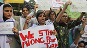 Protestations contre l’expulsion par le Pakistan d’enseignants turcs
