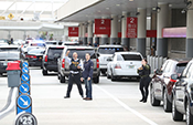 Fusillade dans un aéroport de Floride: cinq morts, le tireur arrêté