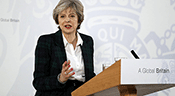 Theresa May: Londres quittera l’Union douanière de l’UE

