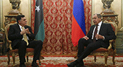 Lavrov appelle au «dialogue national» en recevant le Premier ministre libyen


