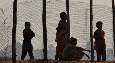 Le #Pakistan installe une clôture à la frontière afghane