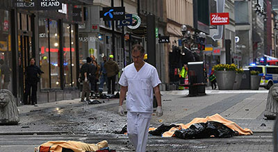 Quatre personnes décédées dans l’attentat au camion-bélier à Stockholm

