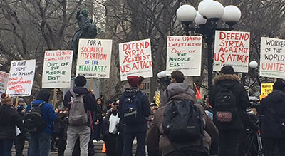 #HandsOffSyria: Les Américains descendent dans les rues pour protester contre les frappes en Syrie

