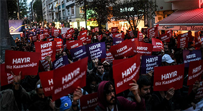 Turquie/Référendum: des milliers de soutiens du «non» manifestent à Istanbul
