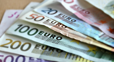 L’euro en forte hausse après le 1er tour de la présidentielle française
