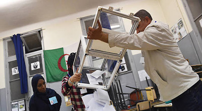Algérie/législatives: la presse souligne l’abstention, la «grogne populaire»
