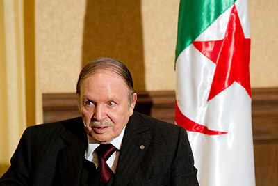 #Bouteflika félicite Emmanuel #Macron, «un ami de l’#Algérie»