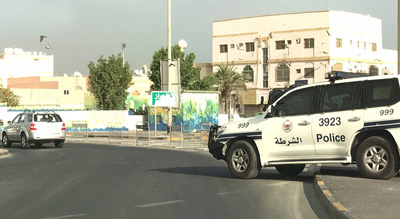 #Bahreïn: Déploiement massif des véhicules militaires à #Daraz pour interdire la prière de vendredi 