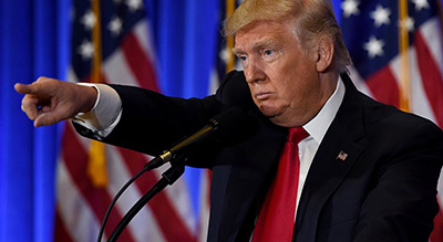 Après le chef du FBI, le porte-parole de Trump bientôt limogé?
