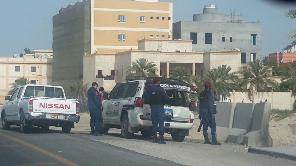Bahreïn: Des dizaines de véhicules du régime se massent près de Diraz 