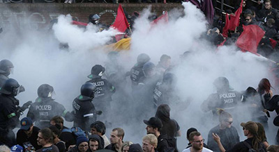 Allemagne: nouveaux heurts en marge du G20, 111 blessés selon la police
