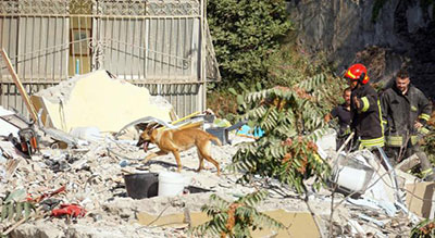 Un petit immeuble s’effondre près de #Naples: 8 disparus